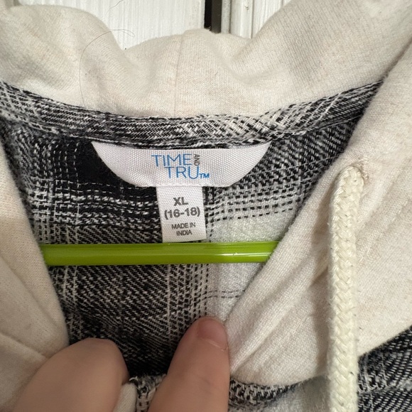 Time and Tru Monochrome Plaid Hoodie Shirt - Picture 2 of 2